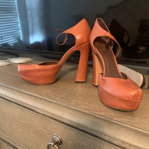 Vince Camuto brown leather platform pumps